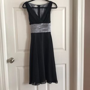 Beautiful black dress w flattering waist